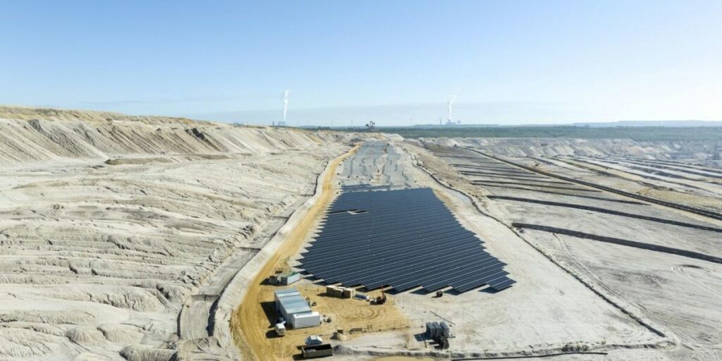 RWE baut Solarpark und Batteriespeicher im Tagebau Hambach