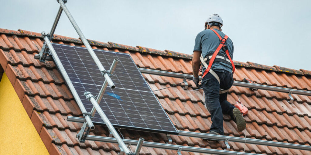 Installation, Photovoltaik-Dachanlage, Enpal