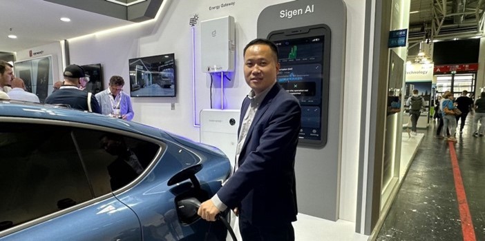 Samuel Zhang at Intersolar 2024.
