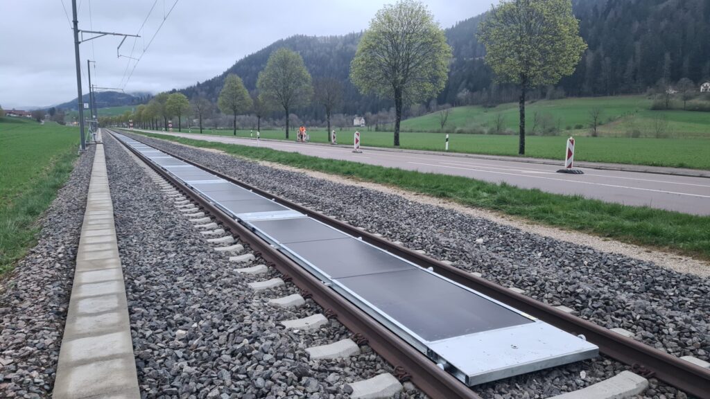 Sun-Ways, Bahngleise, abnehmbare Solarmodule