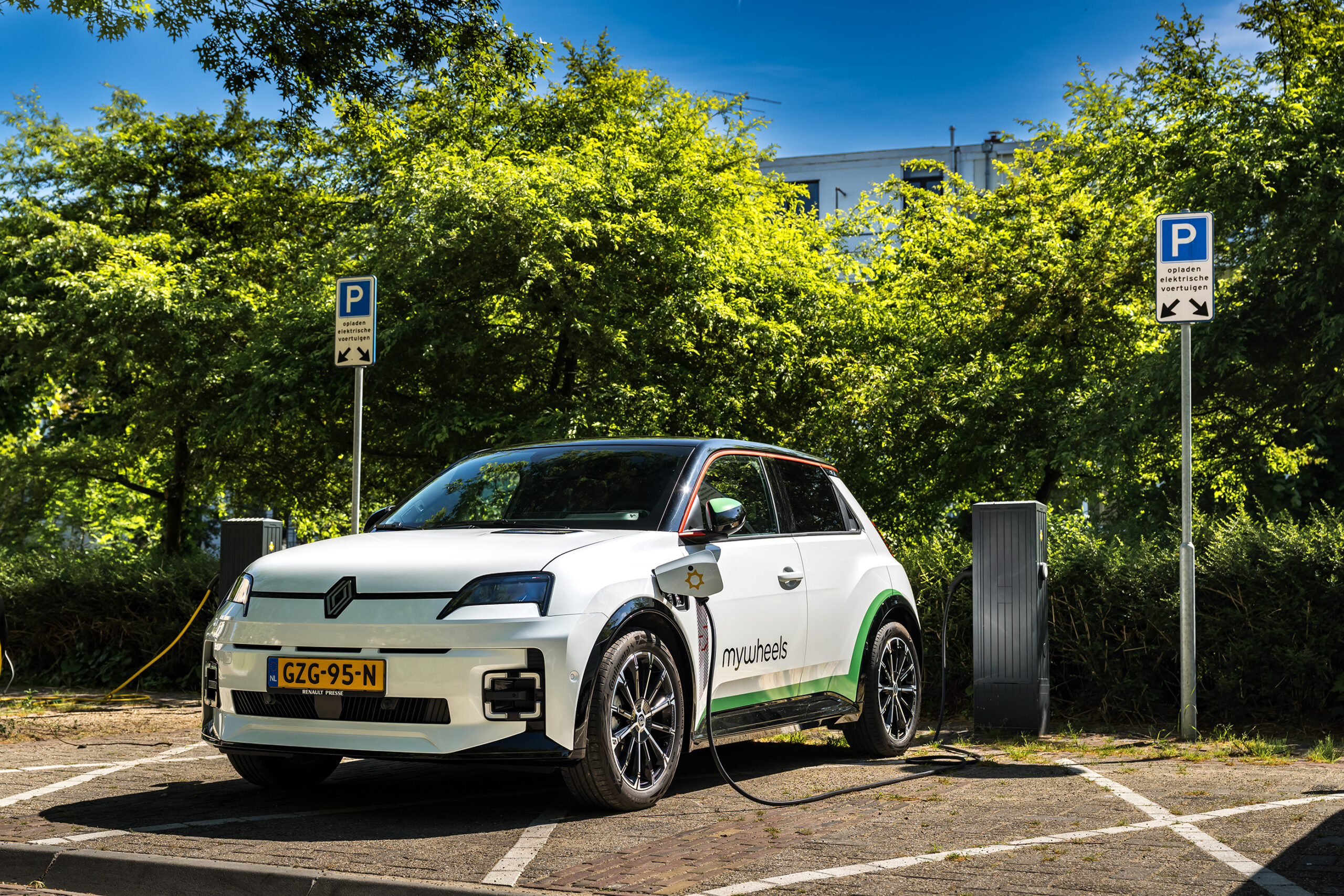 We Drive Solar, Renault Group, MyWheels