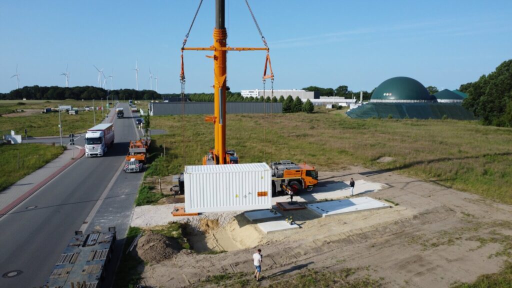 Flexpower Energy, Großspeicher, Zeven, Niedersachsen, Installation