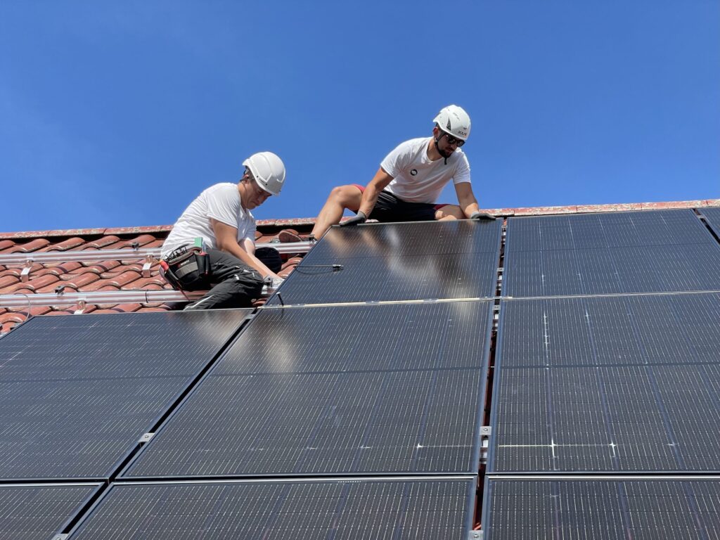 Installation, Dachanlage, Solarwatt, Solarmodule