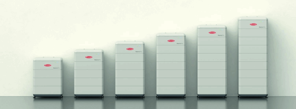 Fronius Reserva Batteriespeicher in einer Reihe