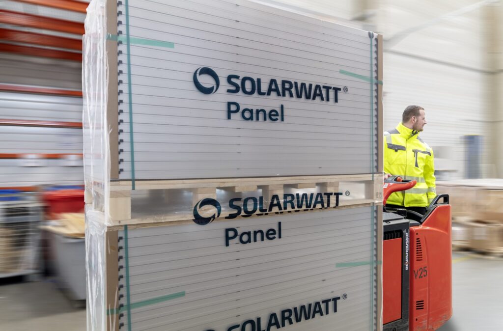 Solarwatt, Solarmodule, Auslieferung