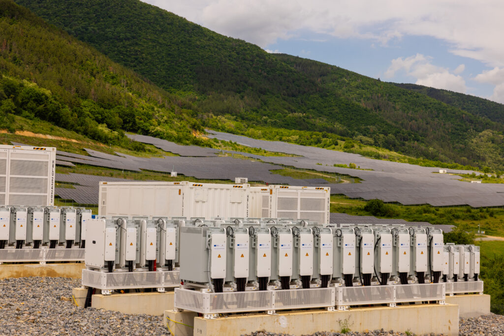 Co-Location aus Photovoltaik und Speicher von The Mobility House Energy
