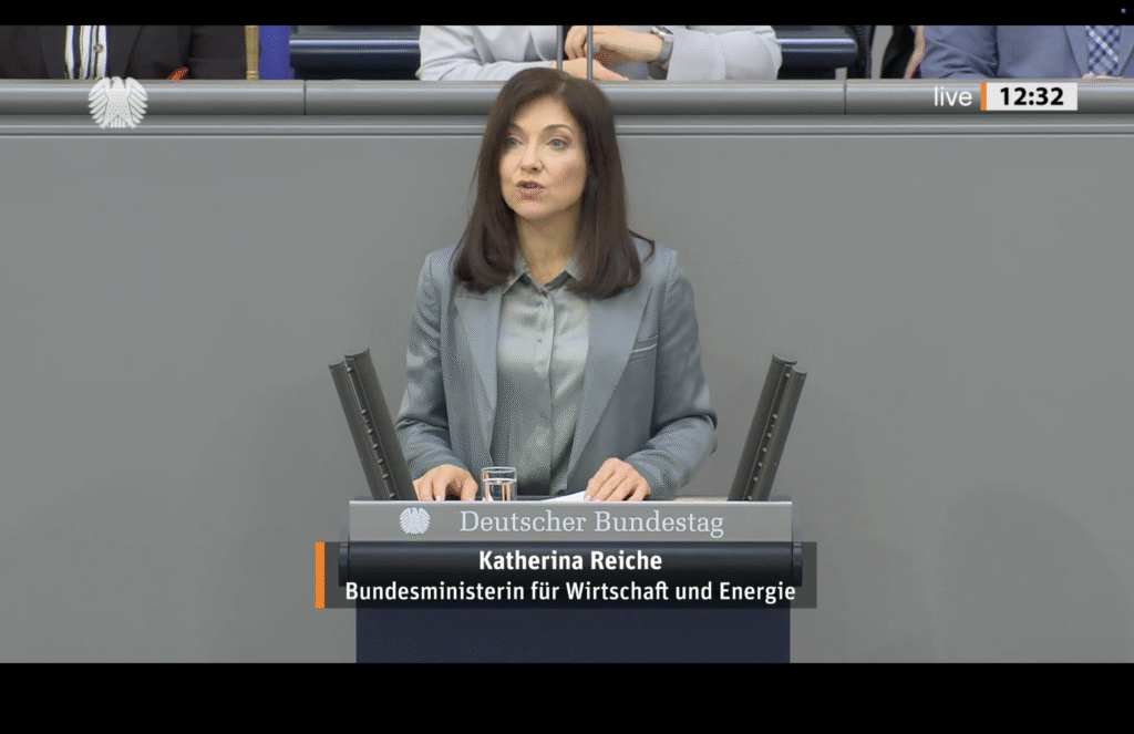 Bundesministerum Katherin aReiche im Bundestag