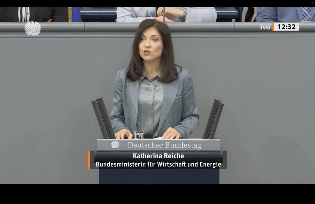 Bundesministerum Katherin aReiche im Bundestag