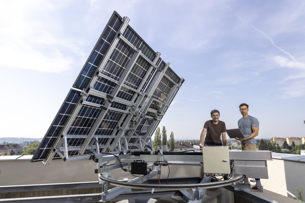 FLAPtrack, TU Graz, zweiachsige Nachführung, Zweiachs-Tracker, Armin Buchroithner (r), Thomas Neubauer, Institut für Elektrische Messtechnik und Sensorik