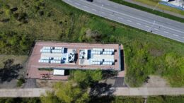 Stand-alone-Batteriespeicher mit 11 Megawatt/22 Megawattstunden in Halle (Saale) von CCE und Umweltbank, realisiert 2026