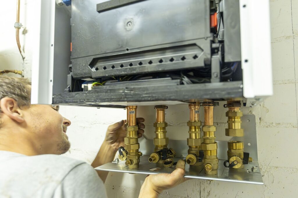 Wärmepumpe, Einbau, Handwerk, PR-Bild ZVSHK