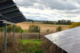 Die Rehwilddurchlässe sind an mehreren Stellen in die Zaunanlage integriert und gewähren so stressfreies Ein- und Auswechseln für Rehwild