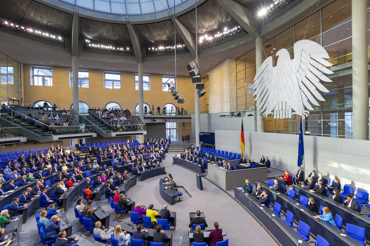 Deutscher Bundestag, Plenarsitzung, 2. Sitzung des 21. Deutschen Bundestages, 6. 5. 2026