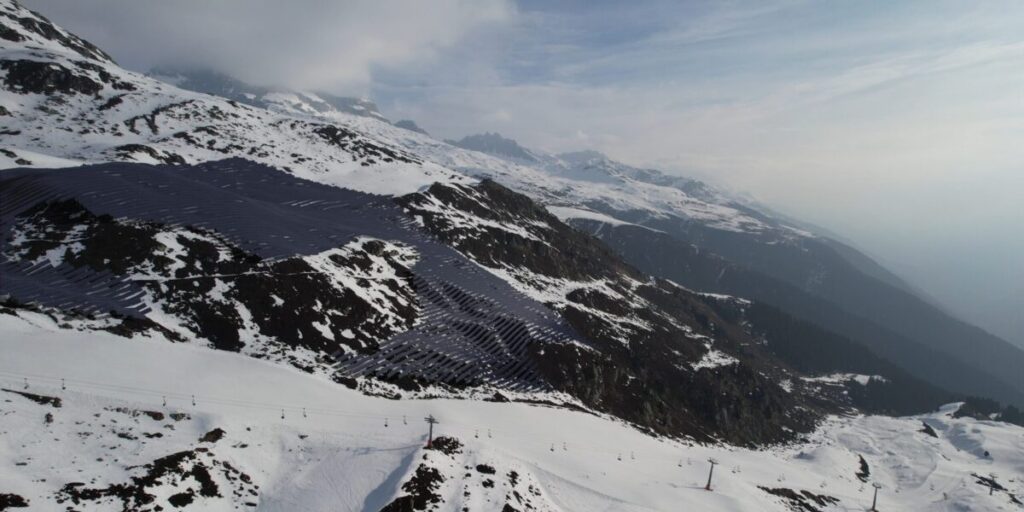 Geplante 10 Megawatt Photoovoltaik-Anlage von Axpo im Skigebiet Disentis