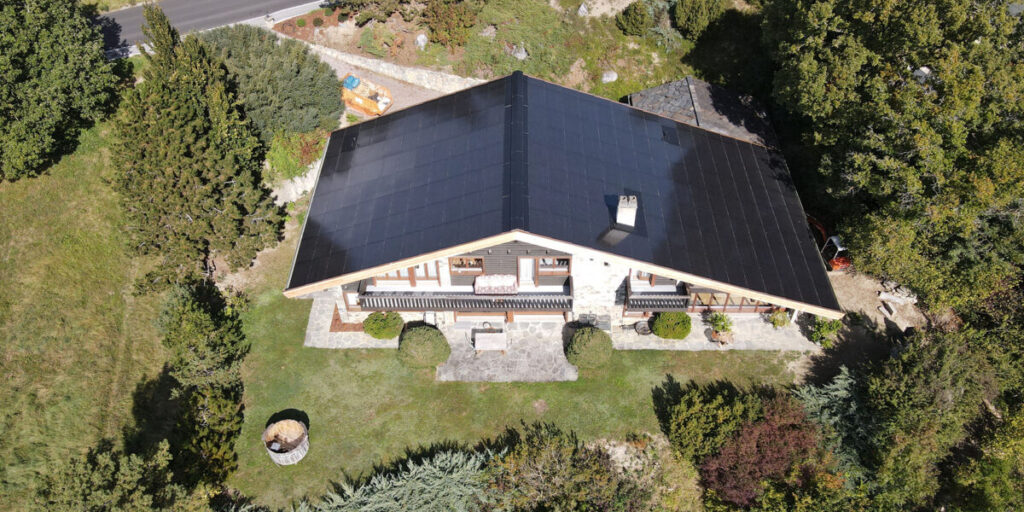 65-Kilowatt-Solardach "Level" von Megasol in der Schweiz