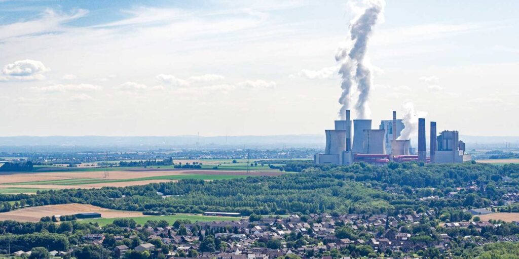 Braunkohlekraftwerk der RWE Power AG, Rheinisches Kohlerevier, Emissionen, Schornstein, Abgase