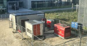 Forschungsprojekt Inzell (Netzstützung und Systemdienstleistungserbringung durch eine Industriezelle mit Inselnetzfähigkeit und Erneuerbaren Energien), temporäres Outdoor-Leistungslabor auf dem Campus der OTH Regensburg