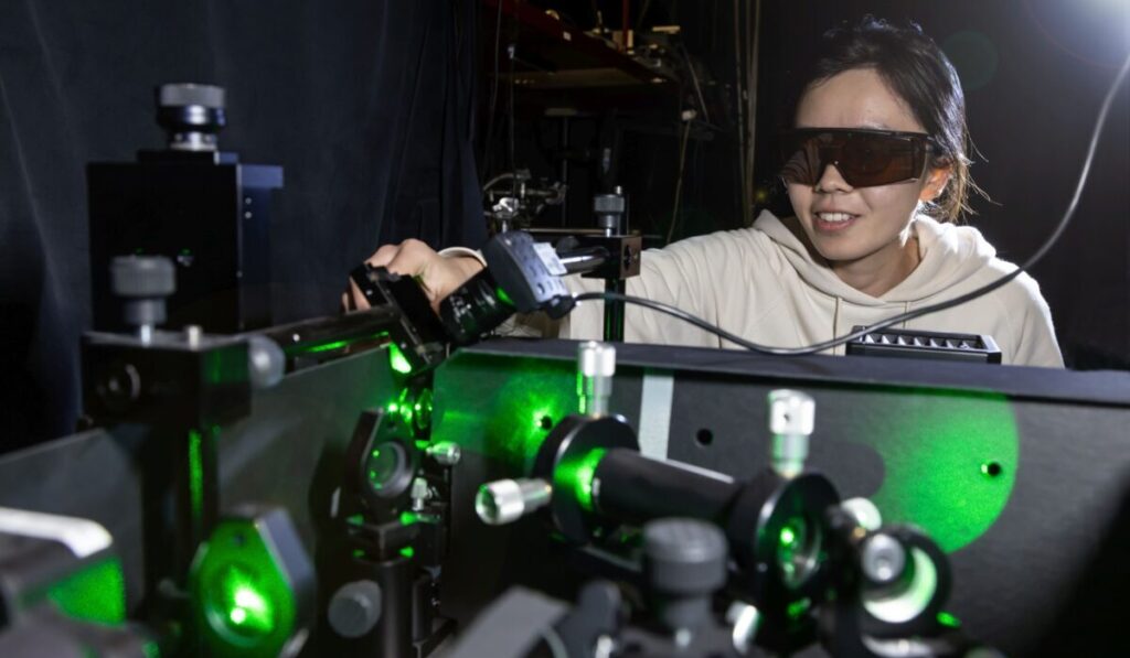 HDR-Photolumineszenz-Messplatz am Forschungszentrum Jülich, Messungen an Perowskit-Solarzellen durch Dr. Genghua Yan