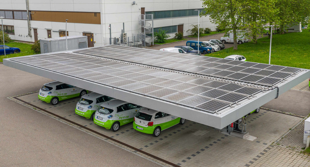 Photovoltaik-Anlage als Parkplatzüberdachung