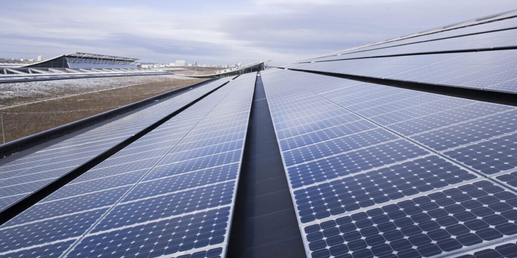 Messe Stuttgart Photovoltaik Dachanlage Gewerbeanlage Green Planet Energy