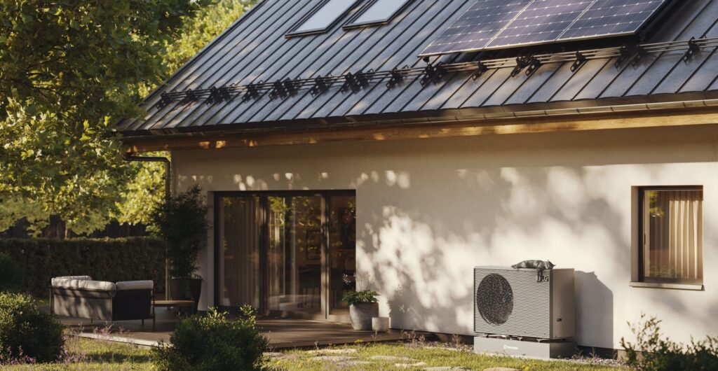 Propan-Wärmepumpe von LG mitsamt Solaranlage auf dem Dach