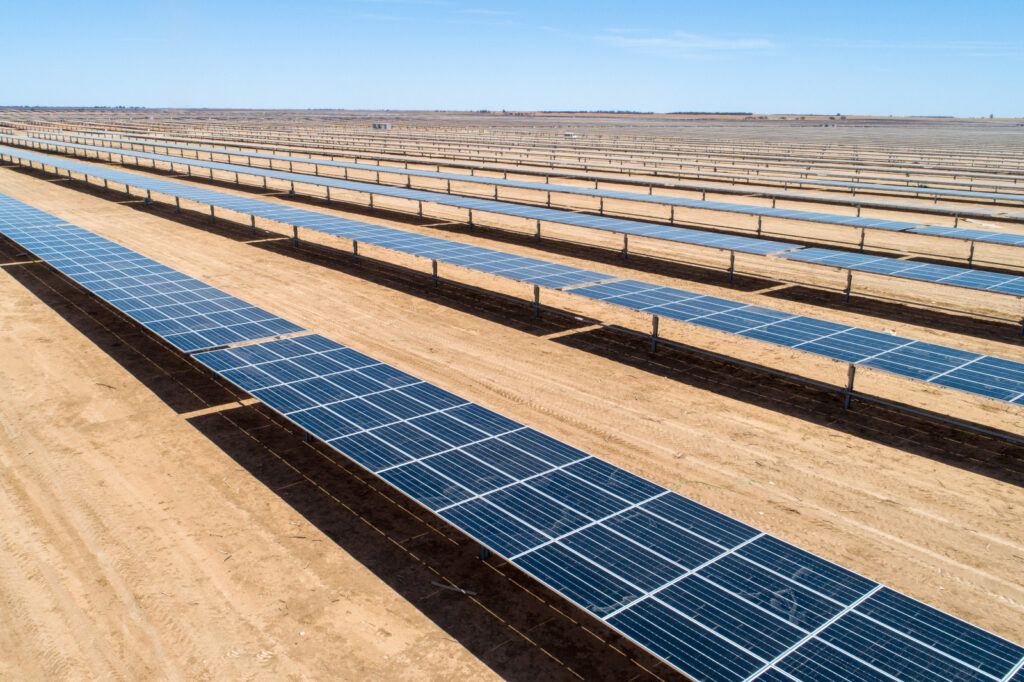 Solarpark Limondale, 249 MW (AC), RWE, Australien, New South Wales; Standort eines “Acht-Stunden-Batteriespeichers“, 50+ MW/400+ MWh, Tesla, Megapack-Batterien