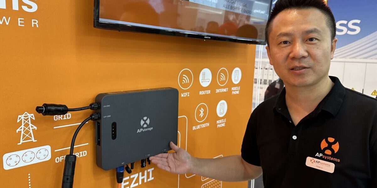 Intersolar: AP Systems zeigt einphasigen Hybridwechselrichter für 