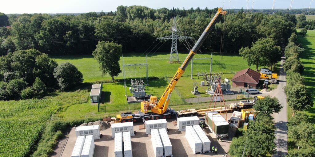 BESS, Batteriegroßspeicher, Kran, Aufstellung, Terra One