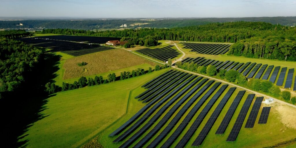 EnBW-Solarpark Gundelsheim, 58 Megawatt, Eröffnung 9-2025, Baden-Württemberg, Deutschland, Luftaufnahme