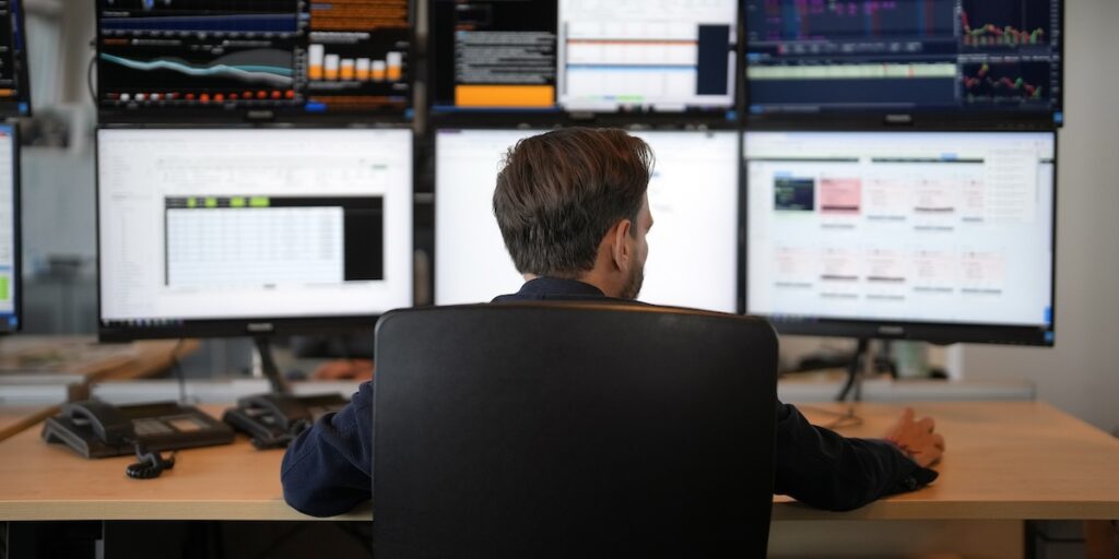 Stadtwerke Duisburg, Leitstand, Leitwarte, Stromhandel, Energiehandel, Batteriespeicher, Vermarktung, Duisburger Versorgungs- und Verkehrsgesellschaft DVV