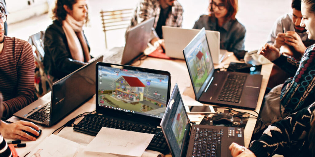 In moderierten Workshops reisen bis zu 30 Teilnehmer vom Jahr 2024 ins Jahr 2100.