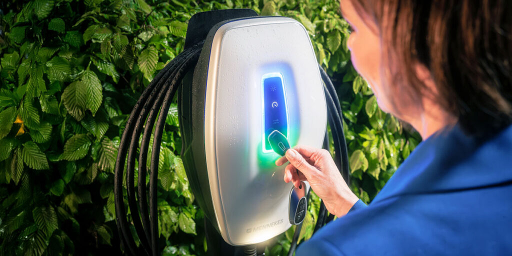 Memmekes, Wallbox, Dienstwagen, zu Hause