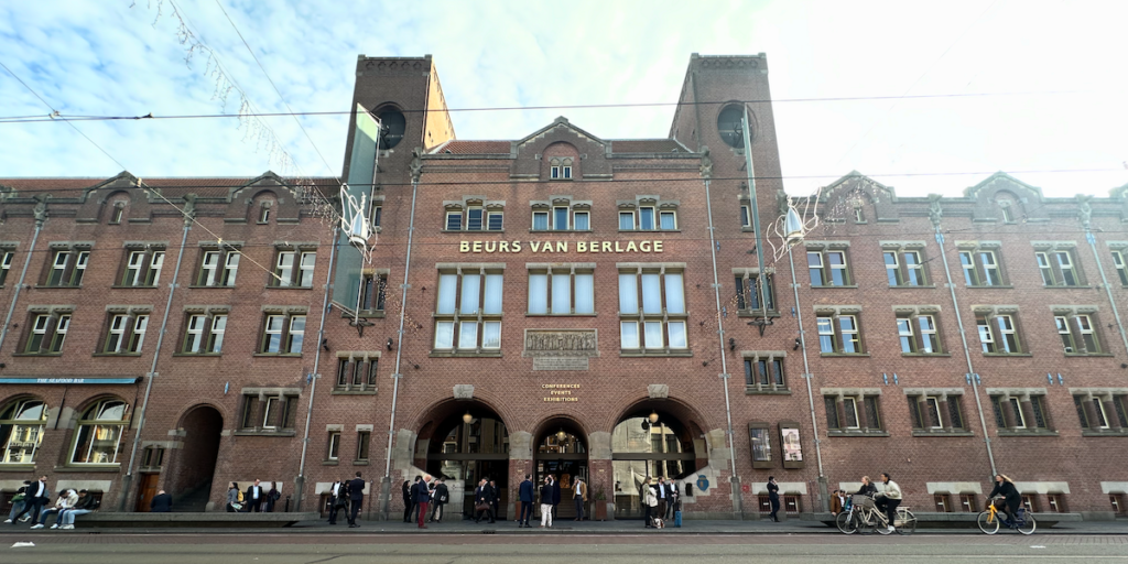 Alte Amsterdamer Börse Beurs van Berlage. Dort fand die RE-Source 2025 statt