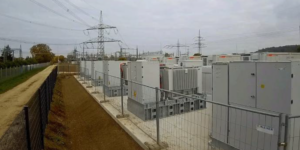 Batteriespeicher von Juniz Energy in Bayern, seit 1. November 2025 in Betrieb, im Dezember einen Tolling-Vertrag mit Next Kraftwerke geschlossen