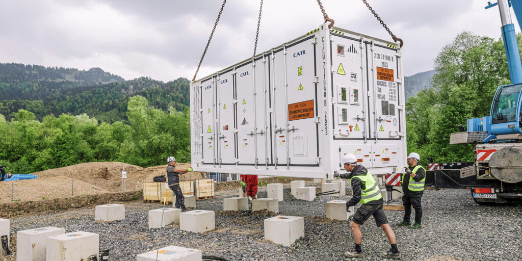 Installation eines großen Batteriespeichers