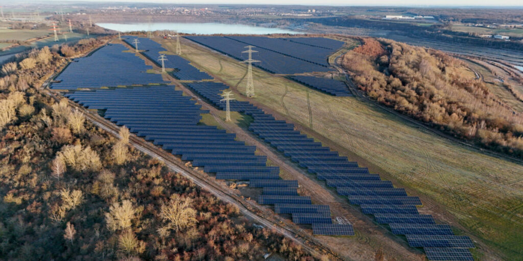 Photovoltaikprojekt Harbke in einem historischen Braunkohlegebiet an der ehemaligen innerdeutschen Grenze