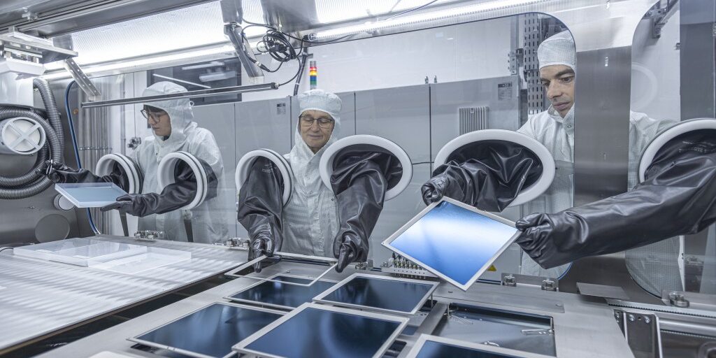 Das Pero-Si-SCALE überführt die Zelldesigns aus dem Labor auf industrielle Zellformate bis zur Wafergröße von 210 mal 210 Millimeter.