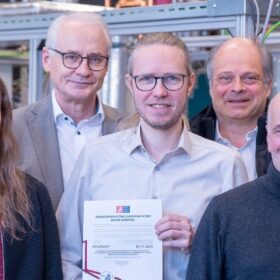 Hochschule Koblenz, Forschungsgruppe Energietechnik, Prof. Dr. Willi Nieratschker, Diana Nett, Prof. Dr. Karl Stoffel (Präsident der Hochschule Koblenz), Christian Braasch, Bernard Lohmanns, Hans-Peter Müller, Prof. Dr. Marc Nadler, Europäisches Patent, Effizienzsteigerung von Kompressoren und Druckluftspeicherkraftwerken
