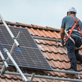 Installation, Photovoltaik-Dachanlage, Enpal