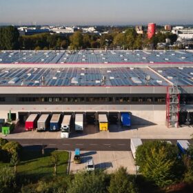 Solago, Solarhandel24, Logistikstandort und Zentrale in Düsseldorf, Online-Handel, Direktvertrieb