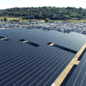 Mosolf Gruppe, Parkplatz-Überdachung mit Solarmodulen am Standort Kippenheim