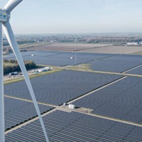 Vattenfall, Windpark und Solarpark an einem Netzanschluss, Niederlande